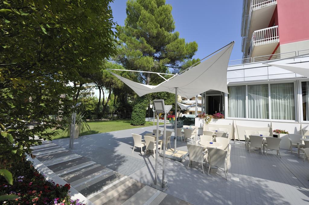 Hotel Eden Bibione Exterior photo