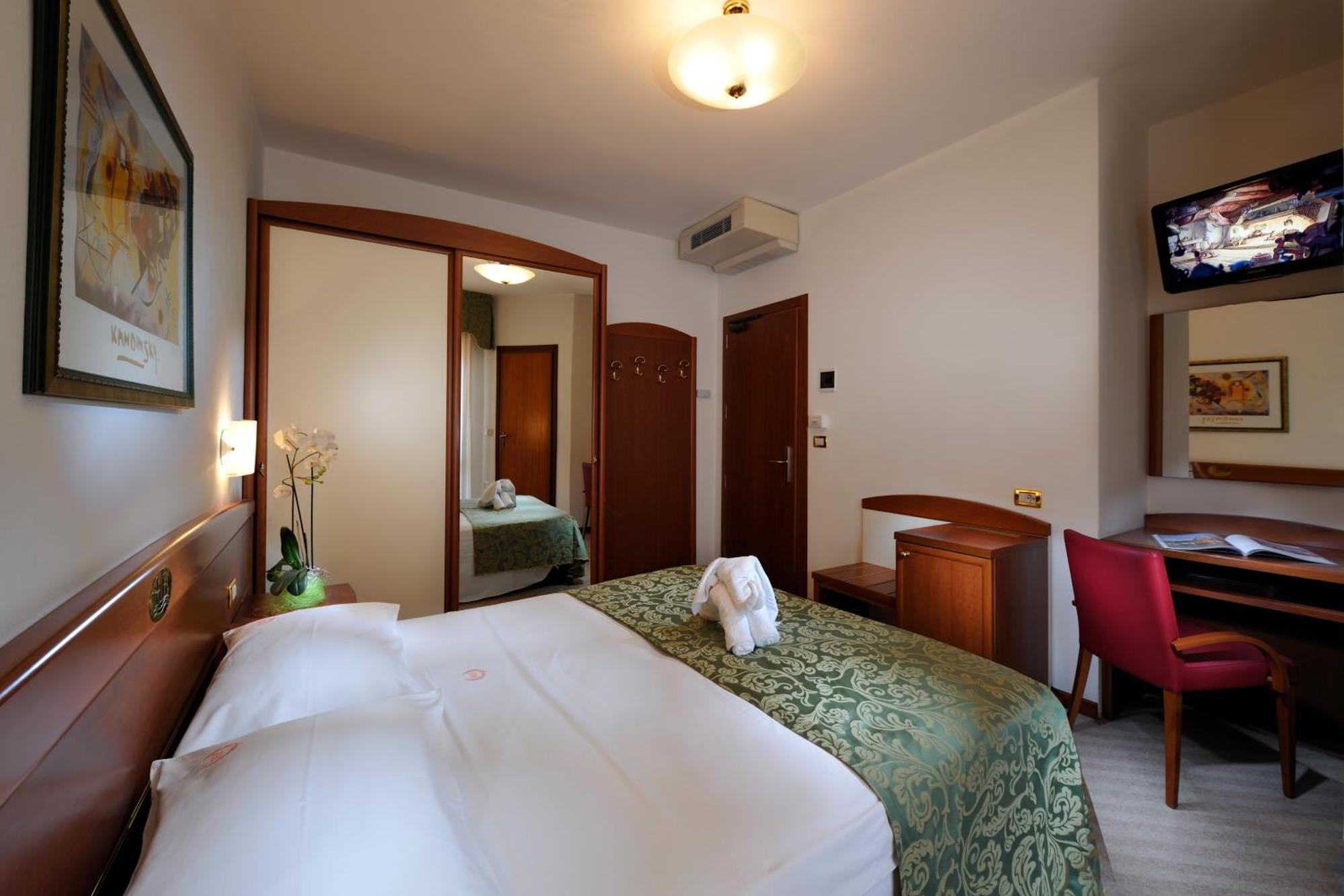 Hotel Eden Bibione Exterior photo